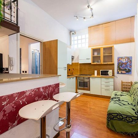 Extensive Terrace Navigli Toy Artistic Apartment ミラノ エクステリア 写真