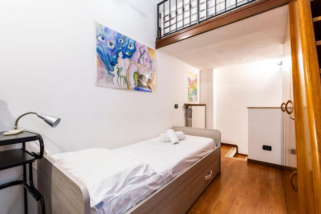 Extensive Terrace Navigli Toy Artistic Apartment ミラノ エクステリア 写真