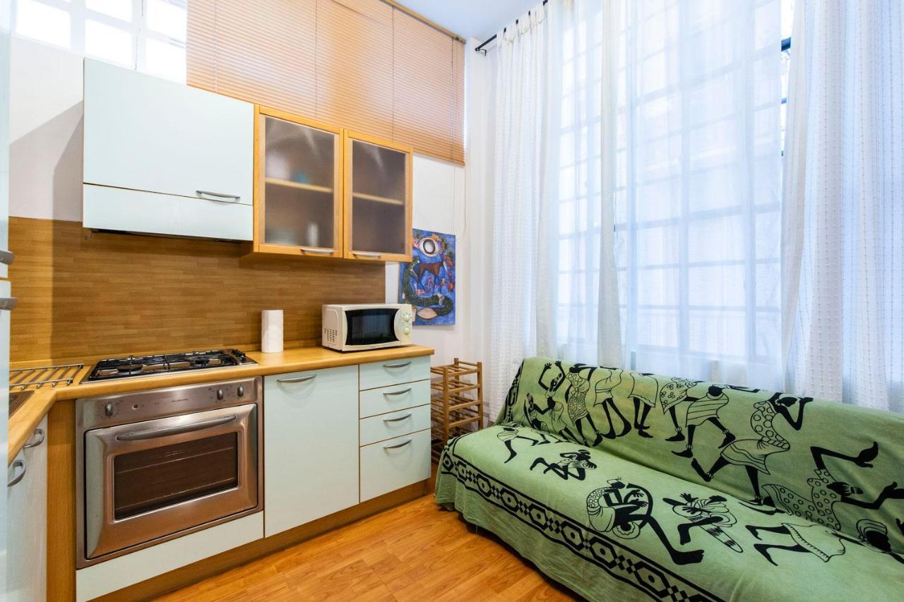 Extensive Terrace Navigli Toy Artistic Apartment ミラノ エクステリア 写真