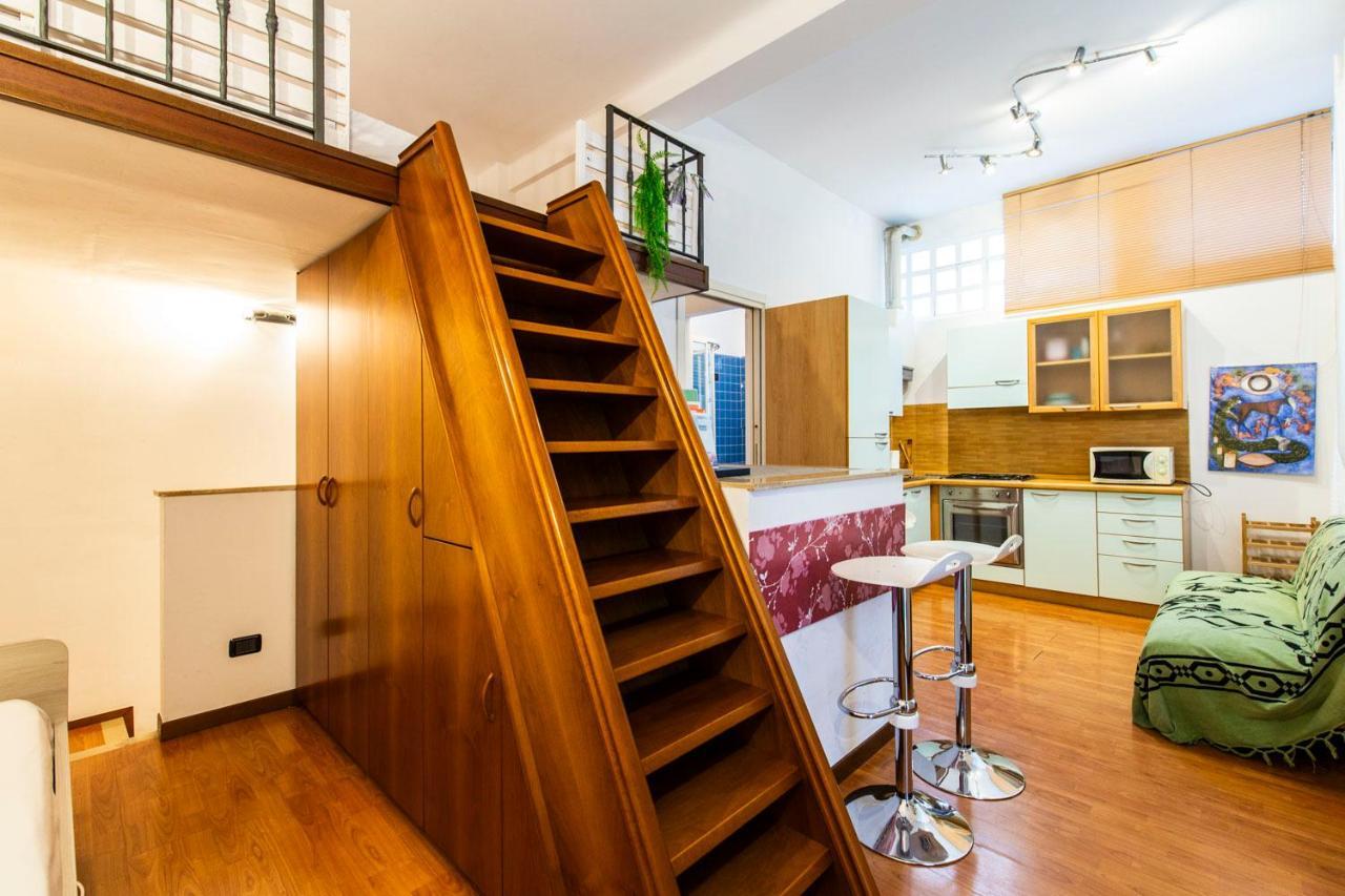 Extensive Terrace Navigli Toy Artistic Apartment ミラノ エクステリア 写真