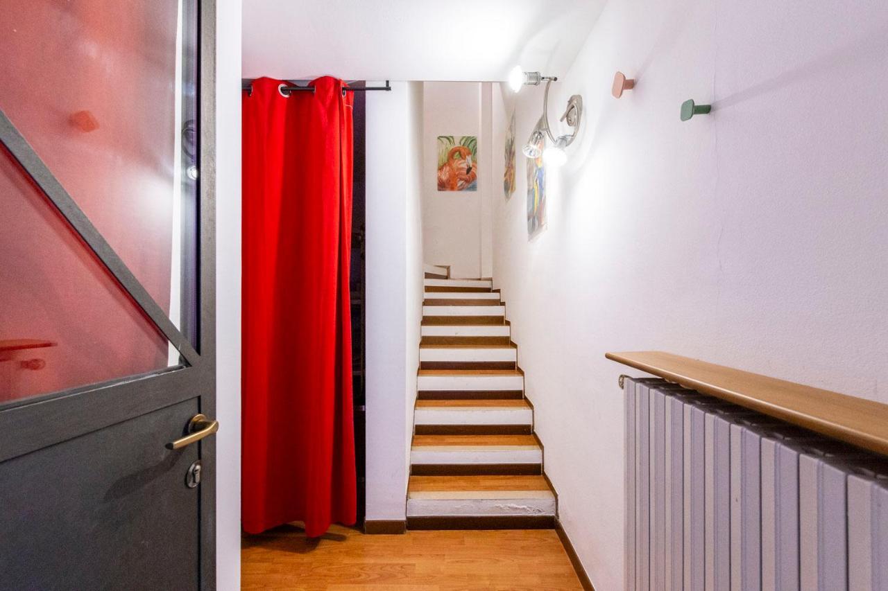 Extensive Terrace Navigli Toy Artistic Apartment ミラノ エクステリア 写真