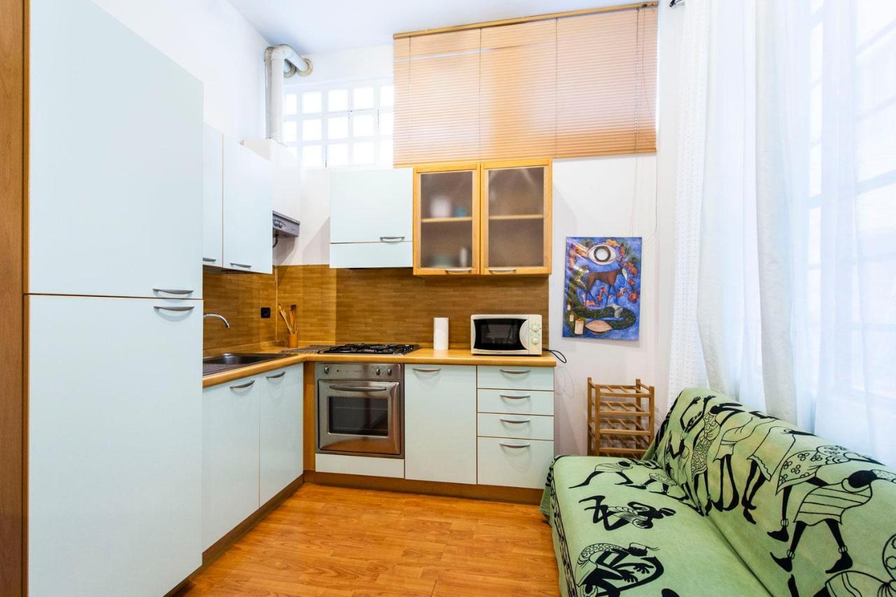 Extensive Terrace Navigli Toy Artistic Apartment ミラノ エクステリア 写真