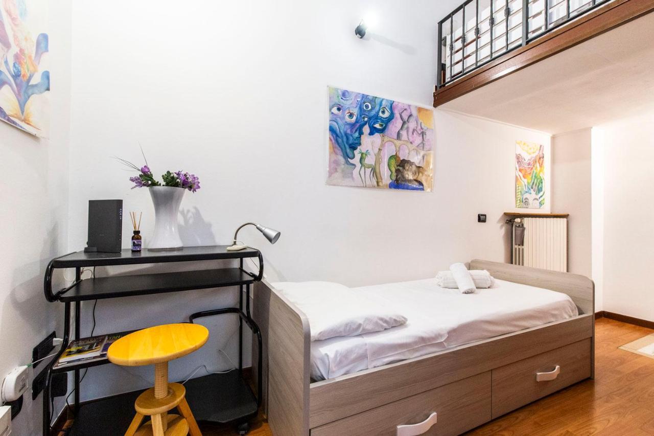 Extensive Terrace Navigli Toy Artistic Apartment ミラノ エクステリア 写真