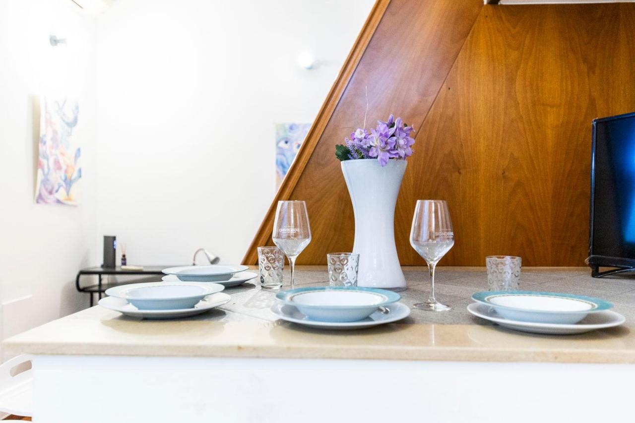 Extensive Terrace Navigli Toy Artistic Apartment ミラノ エクステリア 写真