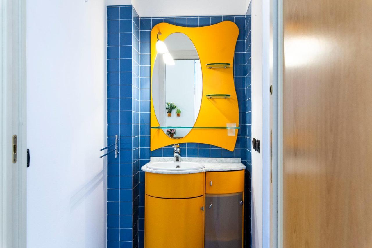 Extensive Terrace Navigli Toy Artistic Apartment ミラノ エクステリア 写真