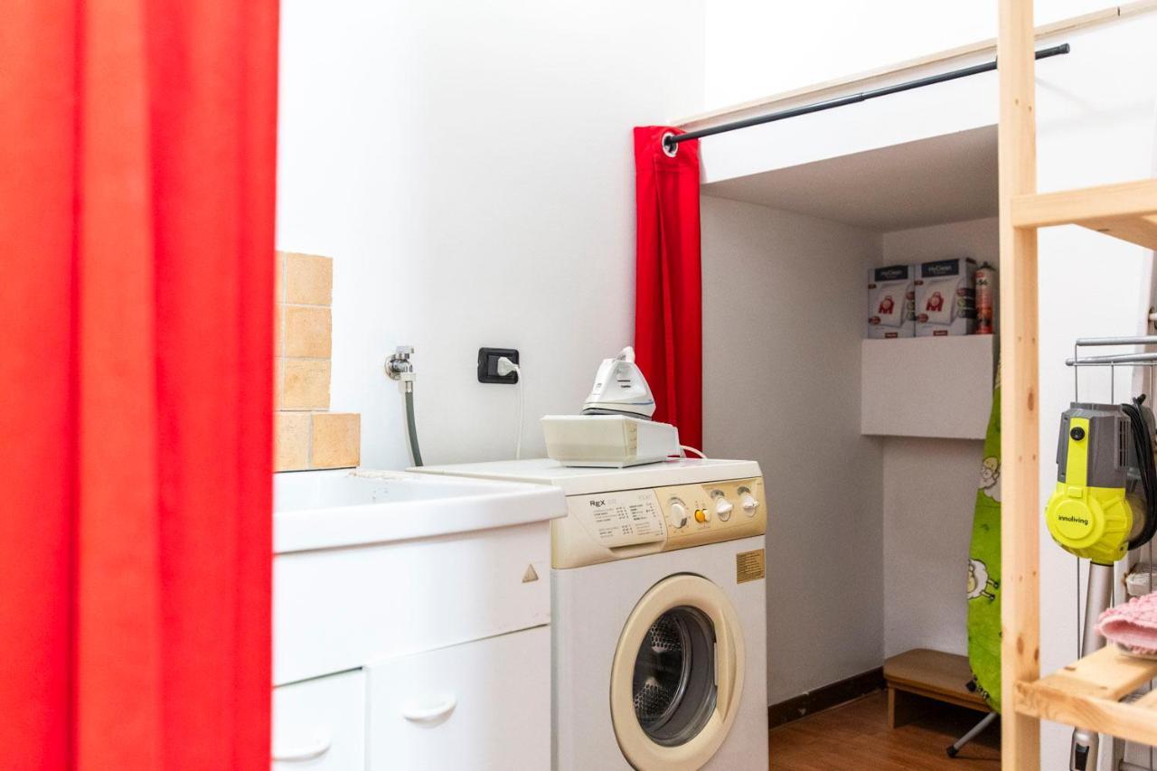 Extensive Terrace Navigli Toy Artistic Apartment ミラノ エクステリア 写真