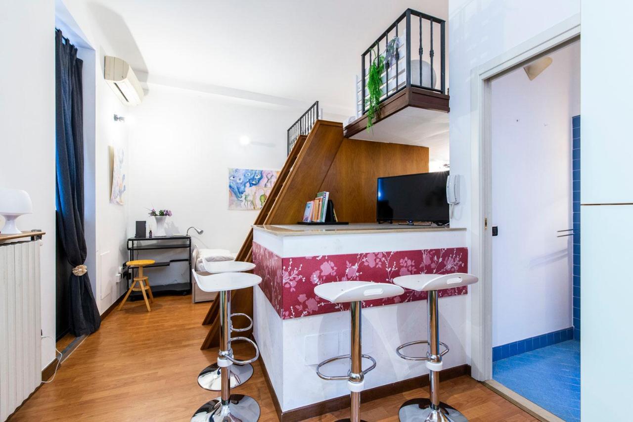 Extensive Terrace Navigli Toy Artistic Apartment ミラノ エクステリア 写真